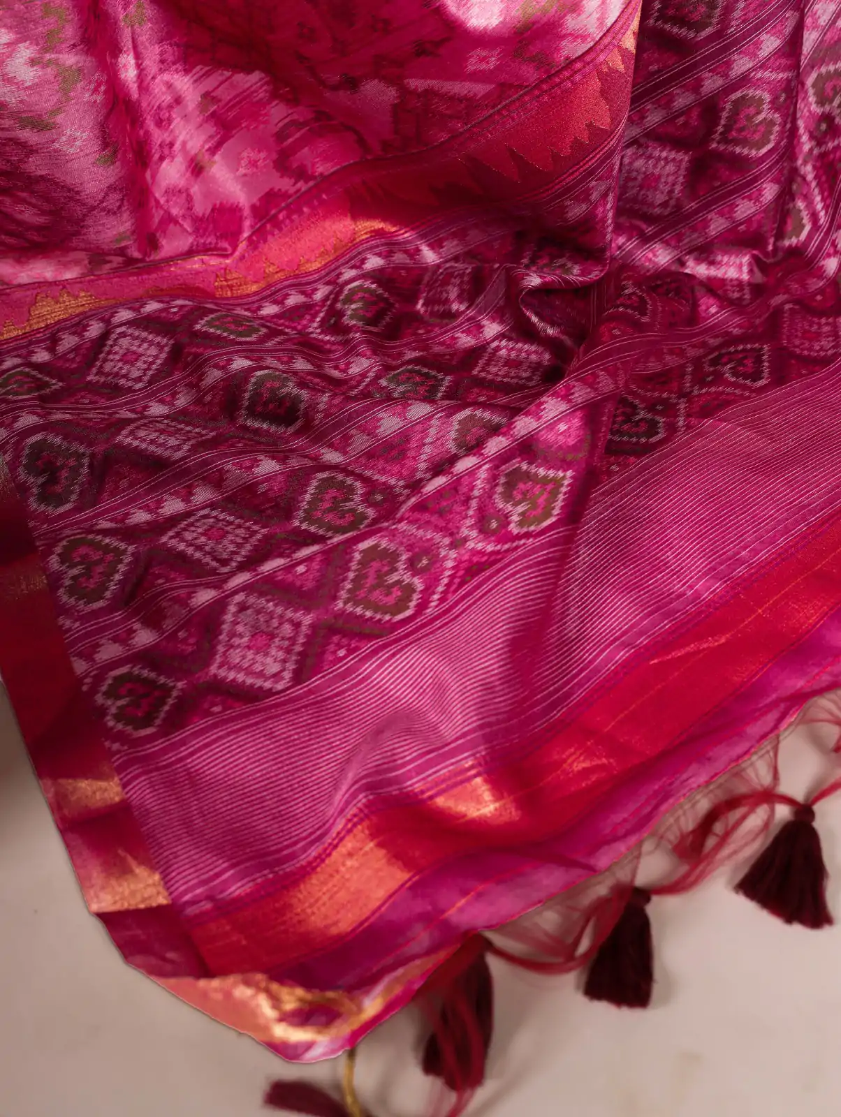 Pink Jacquard Patola Saree - Image 3