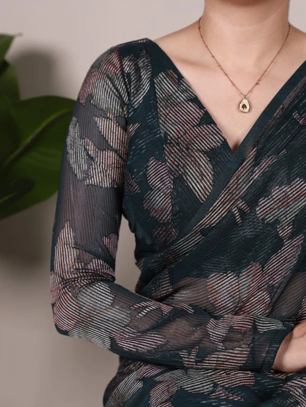 Black Lurex Floral Viscose Saree - Image 2