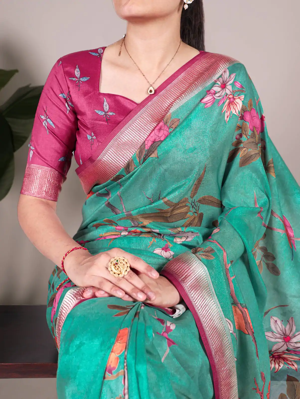 Green Viscose Printed Saree - Image 2