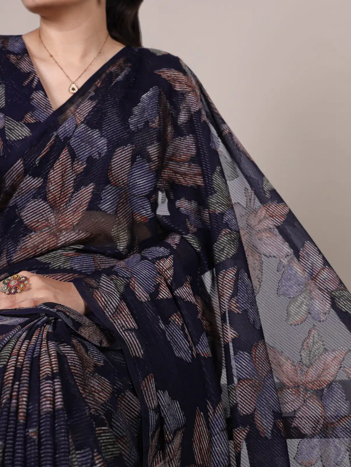 Navy Blue Lurex Floral Viscose Saree - Image 3