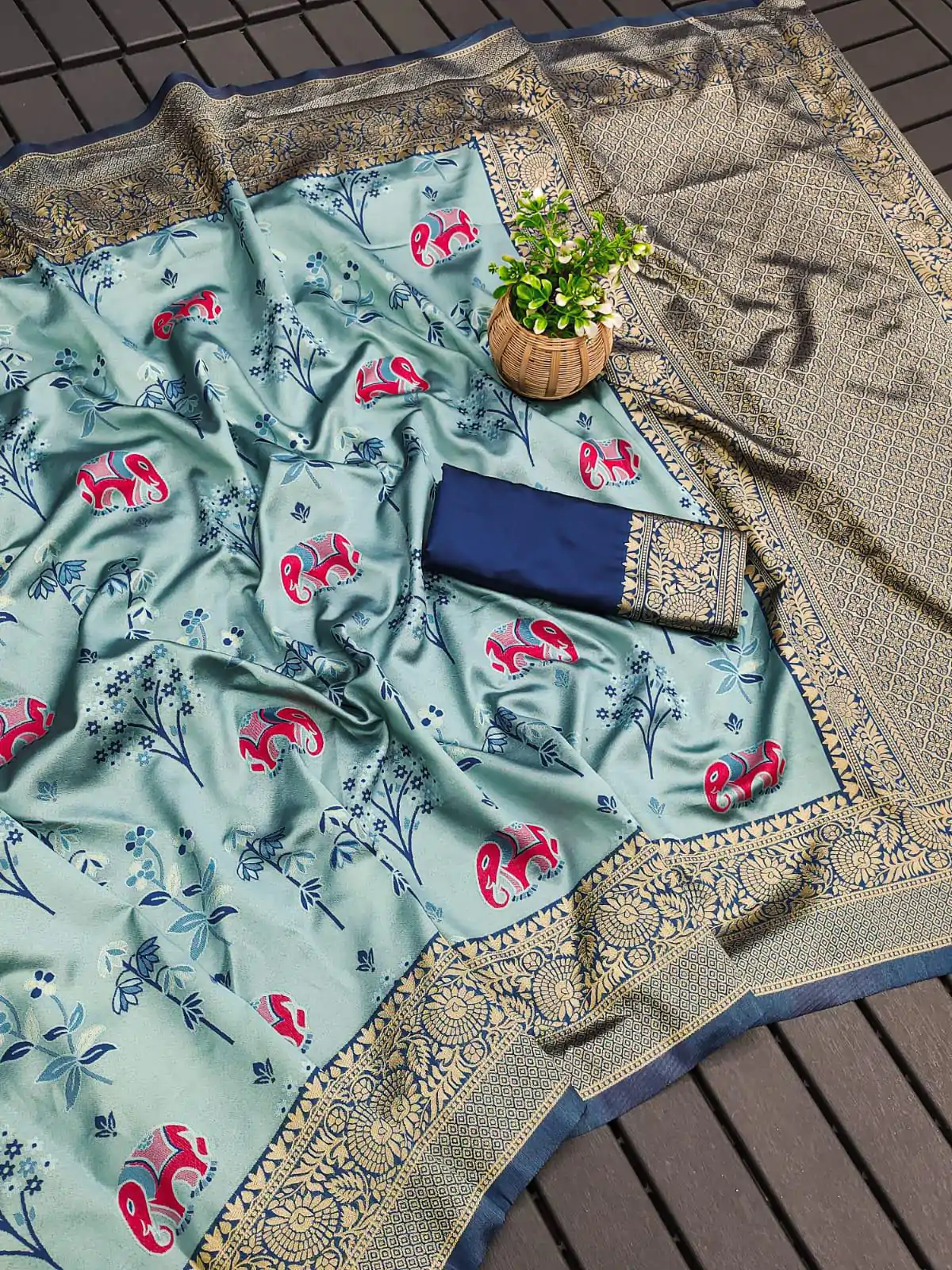 Navy Blue Soft Lichi Silk Jacquard Saree - Image 3