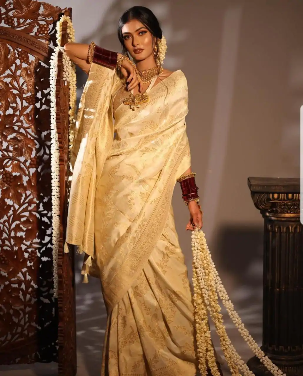 Off White Soft Lichi Silk Jacquard Saree - Image 4