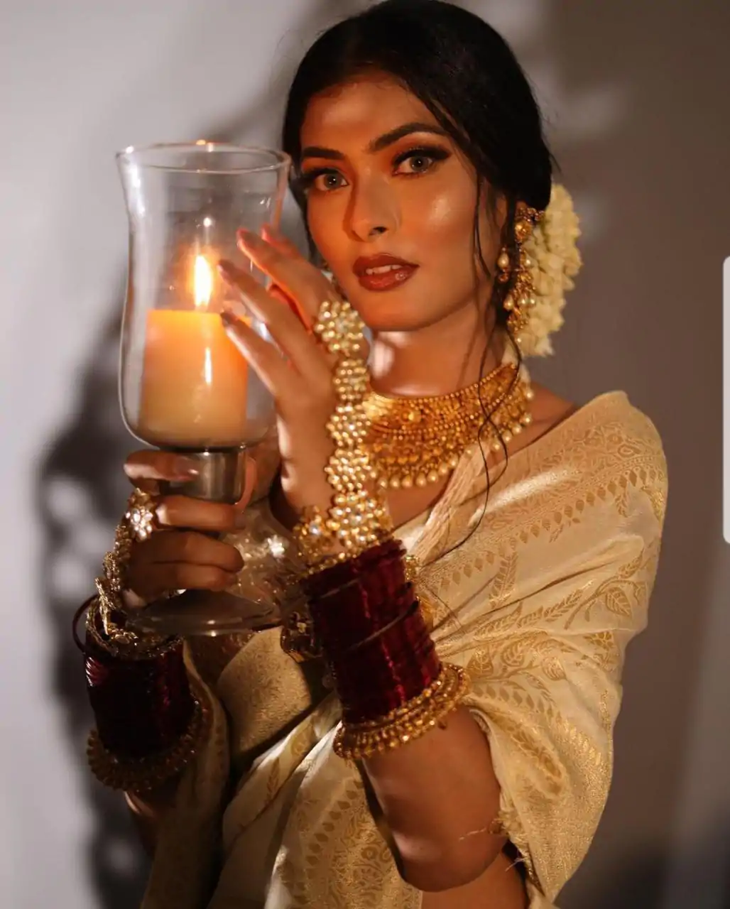 Off White Soft Lichi Silk Jacquard Saree - Image 3