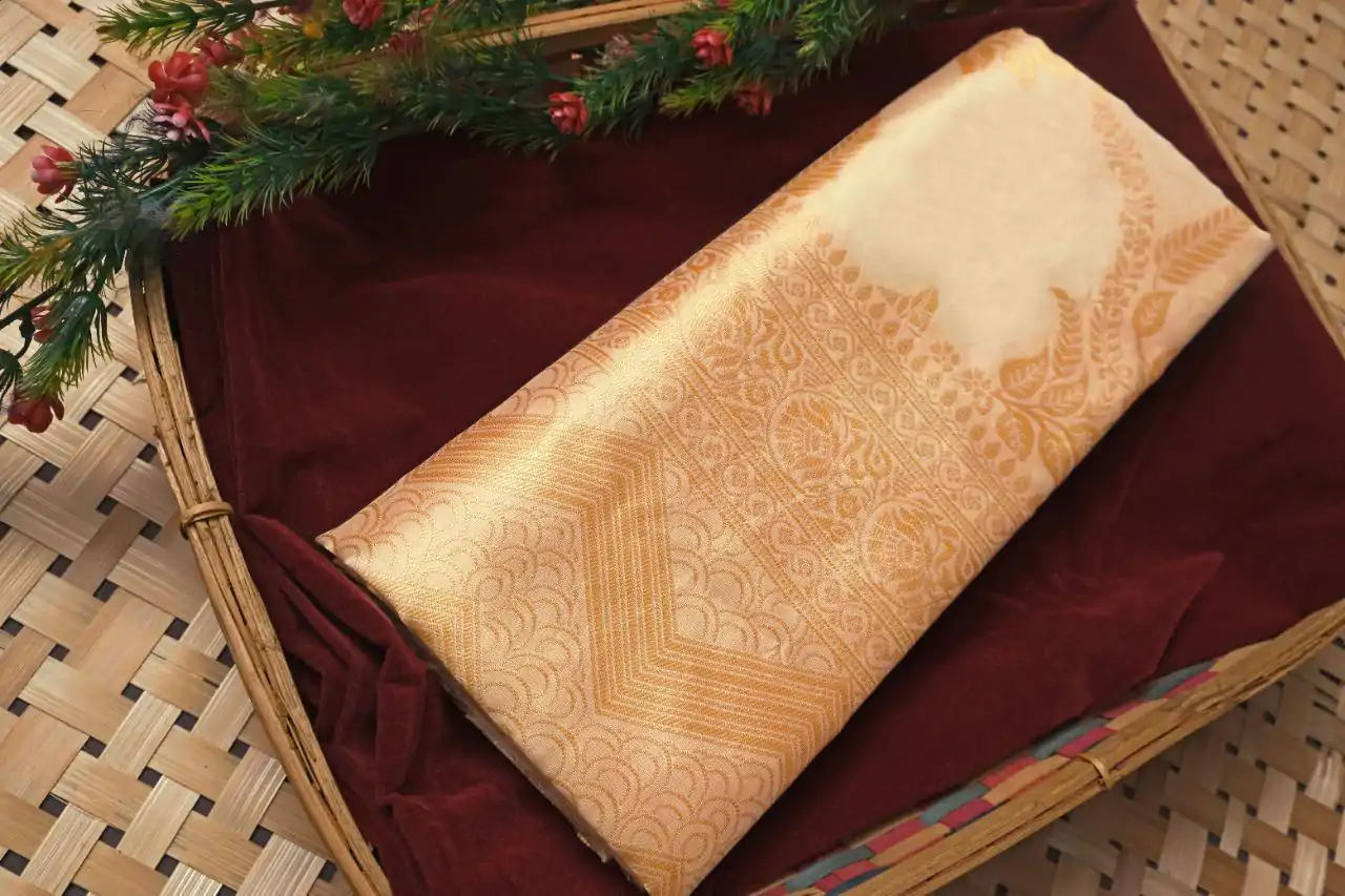 Off White Soft Lichi Silk Jacquard Saree - Image 2