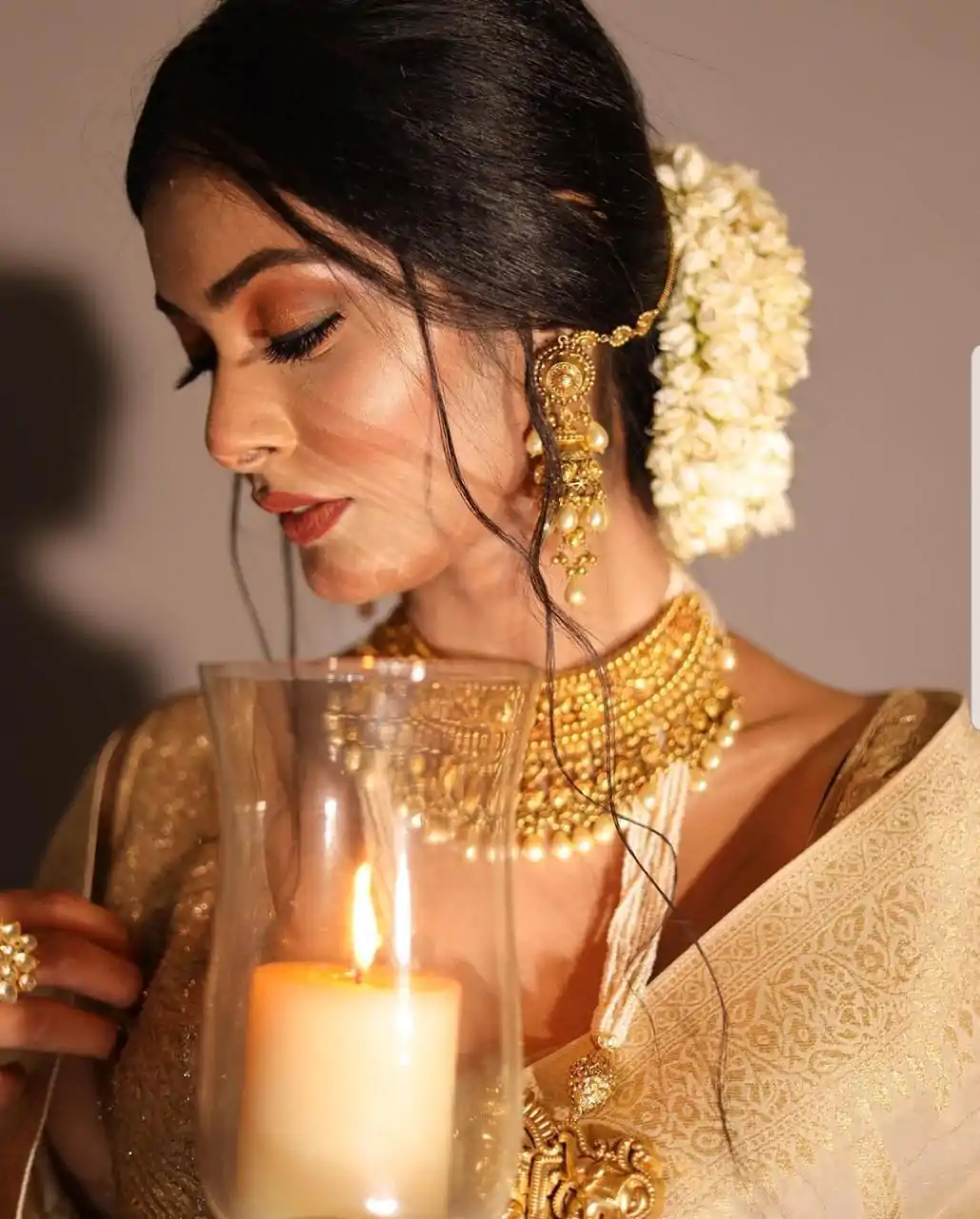 KP 3088 Off White Designer Work in Soft Lichi Silk Jacquard Work Saree at just ₹1399. Delivery 4-6 Working Days. Shop now. | Bollywood Sarees, Creative Sarees, Designer Sarees, Embroidered Sarees, Ethnic Saree, Modern Digital sarees, Party Wear Sarees, Sarees