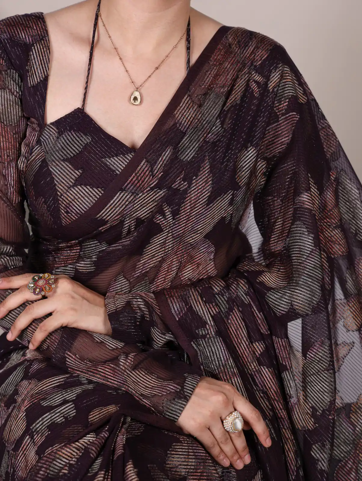 Wine Lurex Floral Viscose Saree - Image 3