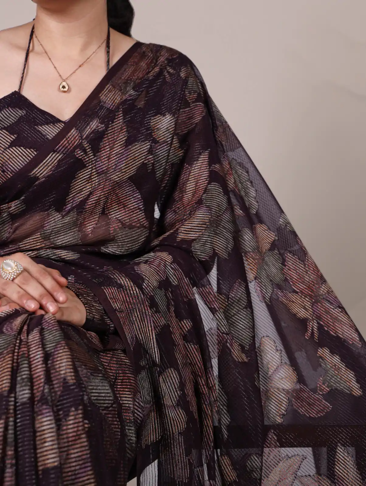 Wine Lurex Floral Viscose Saree - Image 2