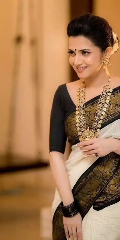 KP 3025 Black Soft Lichi Silk Saree Perfect for Wedding, Party, Baby Shower, Onam, Durga Puja . Available at ₹1449 only. Delivery 4-6 Working Days. | Bollywood Sarees, Creative Sarees, Designer Sarees, Embroidered Sarees, Ethnic Saree, Modern Digital sarees, Party Wear Sarees, Sarees