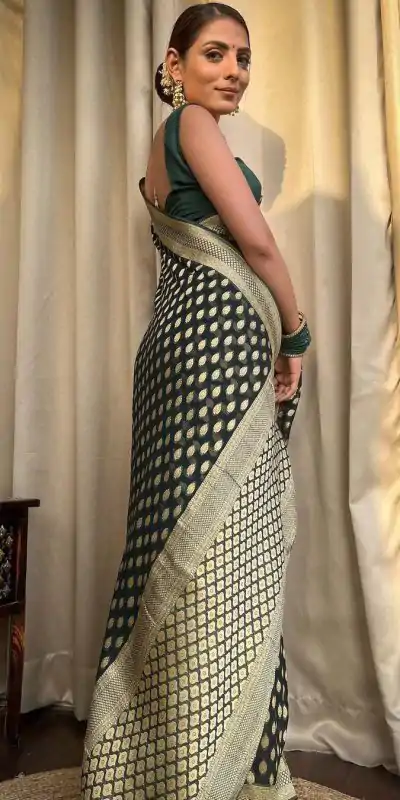 KP 5083 Green Soft Lichi Silk Perfect for Wedding, Party, Family Gatherings, Sangeet, Diwali Cloth. Saree. Get it for ₹1399. Delivery 4-6 Working Days. | Bollywood Sarees, Creative Sarees, Designer Sarees, Embroidered Sarees, Ethnic Saree, Modern Digital sarees, Party Wear Sarees, Sarees