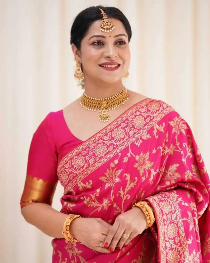KP 4077 Pink Soft Lichi Silk Saree Perfect for Wedding, Party, Baisakhi, Temple Visit, Anniversary . Best Price ₹1349. Delivery 4-6 Working Days. | Bollywood Sarees, Creative Sarees, Designer Sarees, Embroidered Sarees, Ethnic Saree, Modern Digital sarees, Party Wear Sarees, Sarees