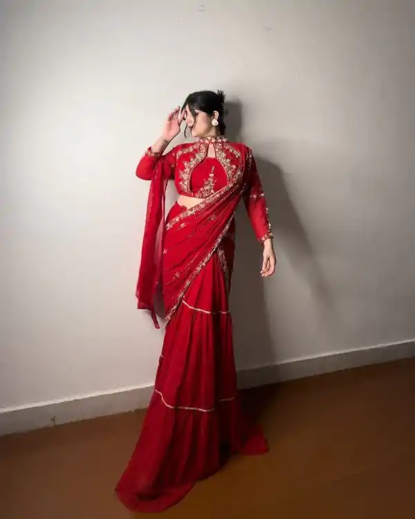 BE 280 Red Georgette Lehenga Saree Perfect for Wedding, Party, Cultural Events, Housewarming, Ganesh Chaturthi . Affordable Price ₹2399. Delivery 4- | Bollywood Lehenga, Creative Lehenga, Designer Lehenga, Embroidered Lehenga, Lehenga, Party Wear Lehenga