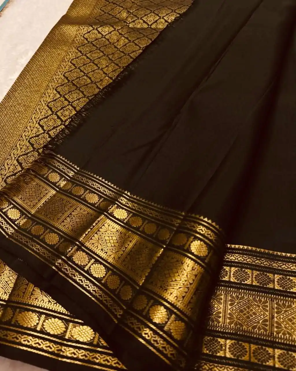 Black Soft Lichi Silk Lace Zari Work Saree - Image 3